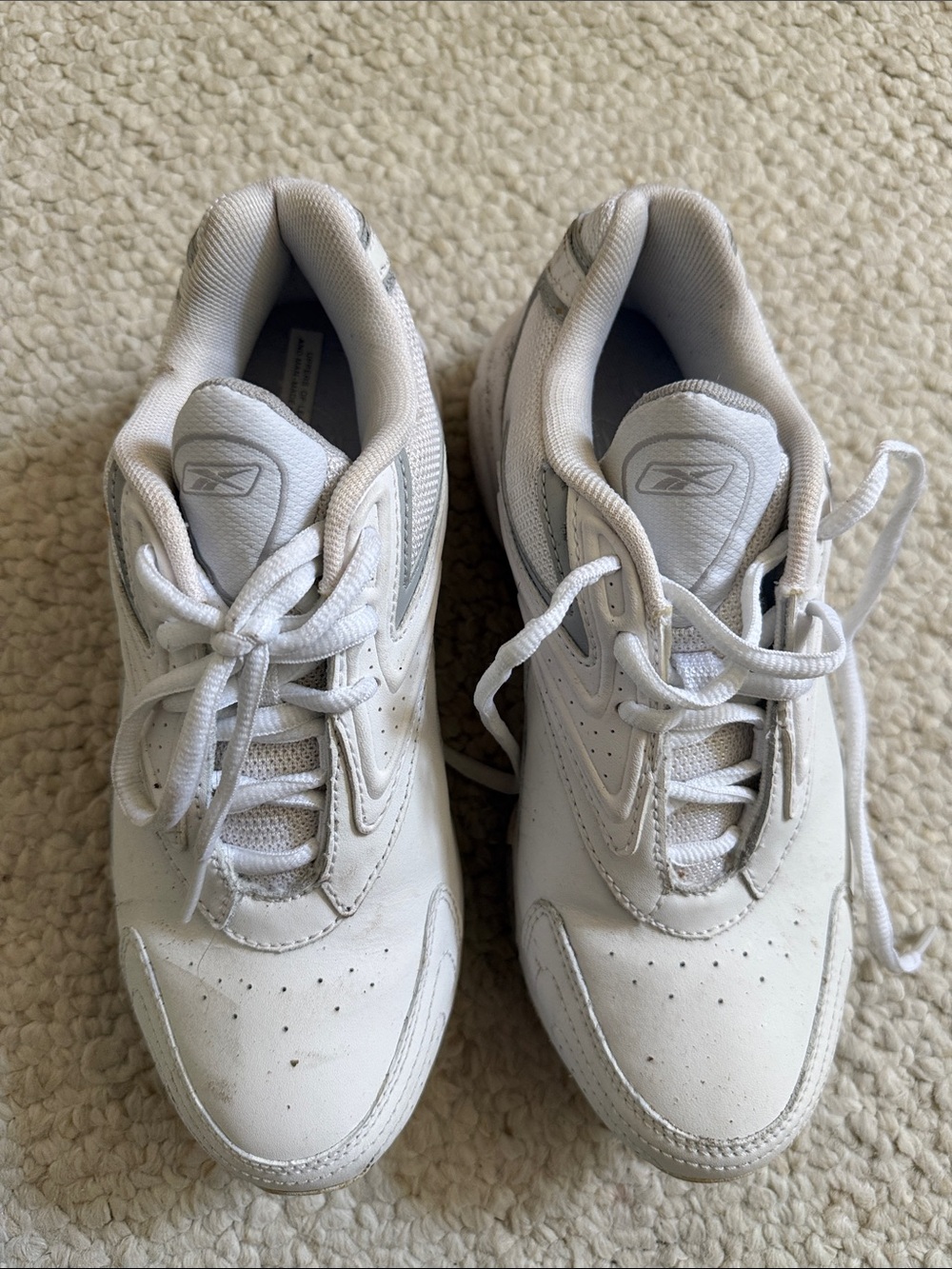 Reebok White Lace-Up Leather Sneakers, size 6